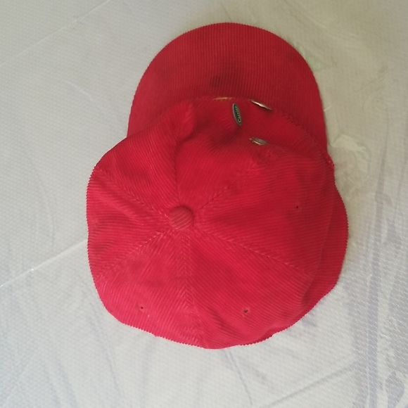 Corduroy 1970s Vintage Hat for Men with Vintage Pins - Picture 13 of 16